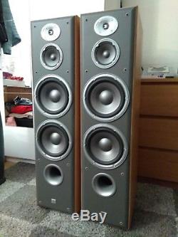 2x JBL Floor standing speakers ES90 Northbridge