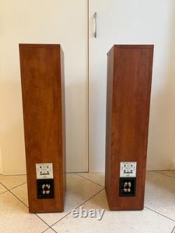 2x Vintage Floor Standing J. M Lab Chorus 715 Speakers