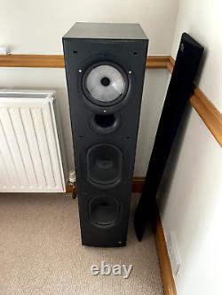 A pair of kef speakers, Q75, Floor standing, Bi-Wireable, black