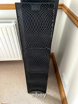 A pair of kef speakers, Q75, Floor standing, Bi-Wireable, black