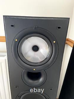 A pair of kef speakers, Q75, Floor standing, Bi-Wireable, black