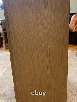 Acoustic Research 3a Improved floor standing loudspeakers. Walnut case. 1970s