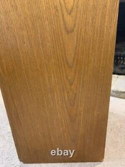 Acoustic Research 3a Improved floor standing loudspeakers. Walnut case. 1970s