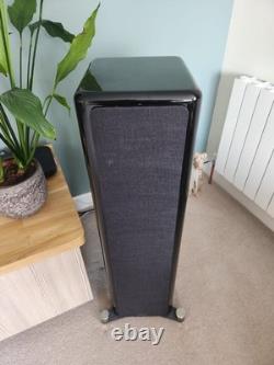 Beautiful Quad Revela 2 Floor Standing Floorstanding Loudspeakers Speakers