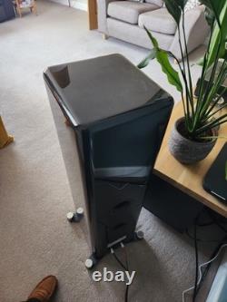 Beautiful Quad Revela 2 Floor Standing Floorstanding Loudspeakers Speakers