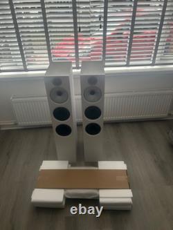 Bowers & Wilkins 603 S3 Floorstanding Speakers (Pair) in white
