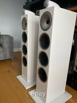 Bowers & Wilkins 702 s2 floorstanding speakers