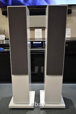 Bowers & Wilkins 704 S2 floor standing speakers Ex-demo Excellent condition