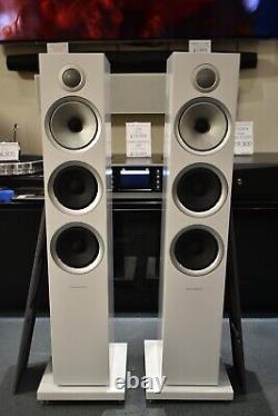 Bowers & Wilkins 704 S2 floor standing speakers Ex-demo Excellent condition