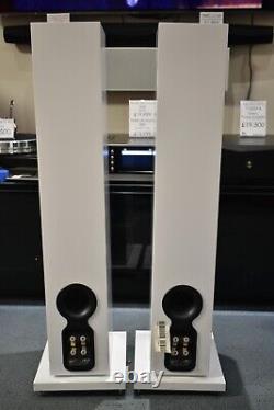 Bowers & Wilkins 704 S2 floor standing speakers Ex-demo Excellent condition