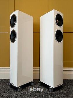 Boxed Fyne Audio F501sp Floorstanding Hi Fi Speakers. Piano Gloss White. Warranty