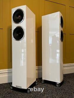 Boxed Fyne Audio F501sp Floorstanding Hi Fi Speakers. Piano Gloss White. Warranty