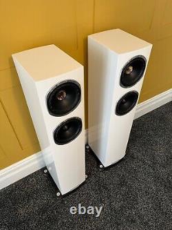 Boxed Fyne Audio F501sp Floorstanding Hi Fi Speakers. Piano Gloss White. Warranty