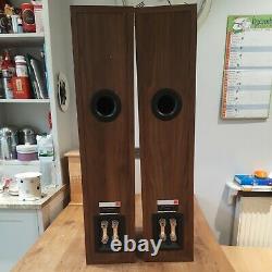 DALI Opticon 5 floor standing audiophile speakers Walnut