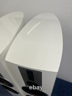 Dali Epicon 6 Stereo Speakers with stands and accessories excellent condition