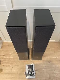 Dali Oberon 5 FloorStanding Speakers Pair Black Ash 12 Months Old Mint Condition