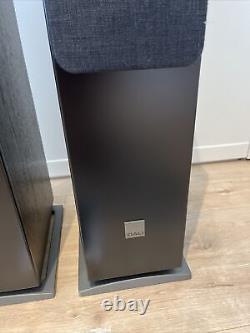 Dali Oberon 5 FloorStanding Speakers Pair Black Ash 12 Months Old Mint Condition