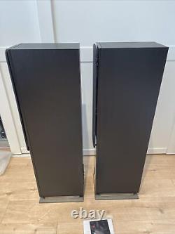 Dali Oberon 5 FloorStanding Speakers Pair Black Ash 12 Months Old Mint Condition