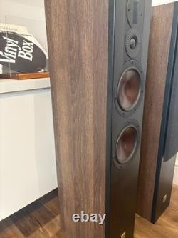 Dali Opticon 6 MK2 Floorstanding Speakers in Tobacco Oak Excellent Condition