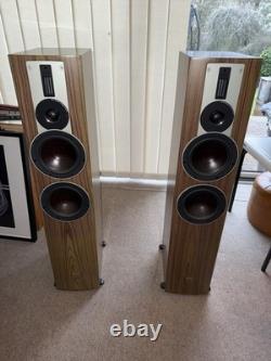 Dali Rubicon 6 Floor Standing Speakers Walnut