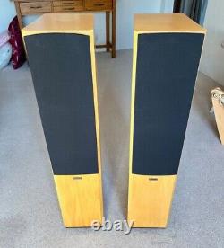 Dynaudio Focus 220 Floorstanding Loudspeakers Maple Finish