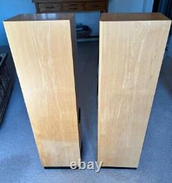 Dynaudio Focus 220 Floorstanding Loudspeakers Maple Finish