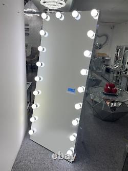 Floor Standing Hollywood Mirror with Bluetooth and Speakers