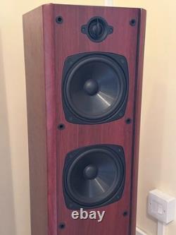 Floorstanding speakers Boston VR-1