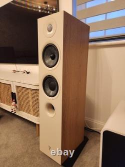 Focal Chora 816 Floorstanding hifi Speakers