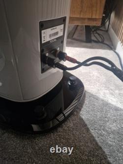Focal Sopra No2 Floor Standing Speakers in Carrera White. Spotless / No Marks