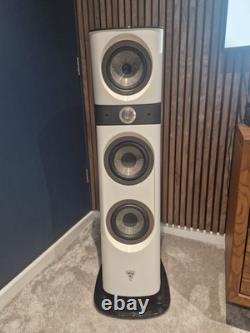 Focal Sopra No2 Floor Standing Speakers in Carrera White. Spotless / No Marks