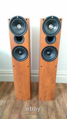 KEF Q4 Floor standing speakers Floorstanding Excellent sound & Great Condition