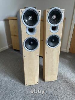 KEF Q4 Floor standing speakers Floorstanding Excellent sound & Great Condition