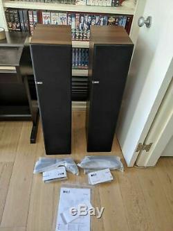 KEF Q700 Speakers Walnut. Twin floor standing speakers. Good conition