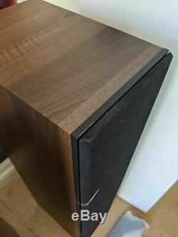 KEF Q700 Speakers Walnut. Twin floor standing speakers. Good conition