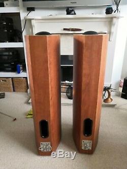 KEF Q7. 3-Way Floorstanding Speakers. Dark Apple finish good condition