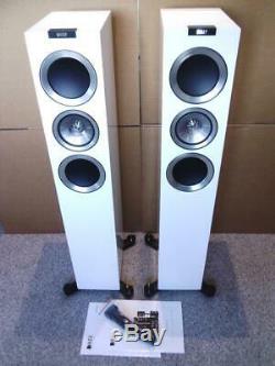 KEF R500 Floorstanding Speakers in white