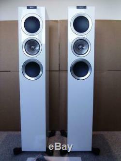 KEF R500 Floorstanding Speakers in white