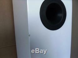 KEF R500 Floorstanding Speakers in white