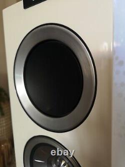 KEF R500 Gloss White 3-Way Floorstanding Speakers BOXED