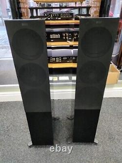 KEF R7 Floorstanding Speakers Gloss Black Ex Display 12 months warranty