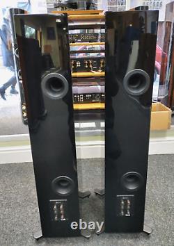 KEF R7 Floorstanding Speakers Gloss Black Ex Display 12 months warranty