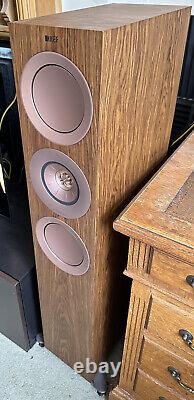 KEF R7 Floorstanding Speakers Walnut Mint Condition COLLECTION ONLY