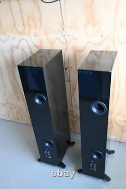 KEF R7 Meta Floorstanding Speakers Black Gloss EX-DISPLAY MODEL