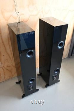 KEF R7 Meta Floorstanding Speakers Black Gloss EX-DISPLAY MODEL