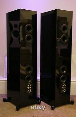 KEF R900 Floorstanding Speakers in Gloss Black Preowned