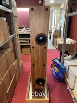 KEF Reference 5 Floor-Standing Speaker Pair (Walnut) N60311B