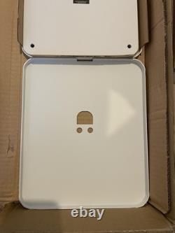 Kanto SP32PLW Speaker Floor Stands 32 Matt White Brand new, opened box