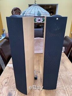 Kef IQ5 Floor standing Speakers, Light Oak. Immaculate Condition