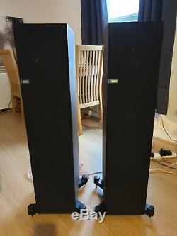 Kef Q700 floorstanding speakers in new condition